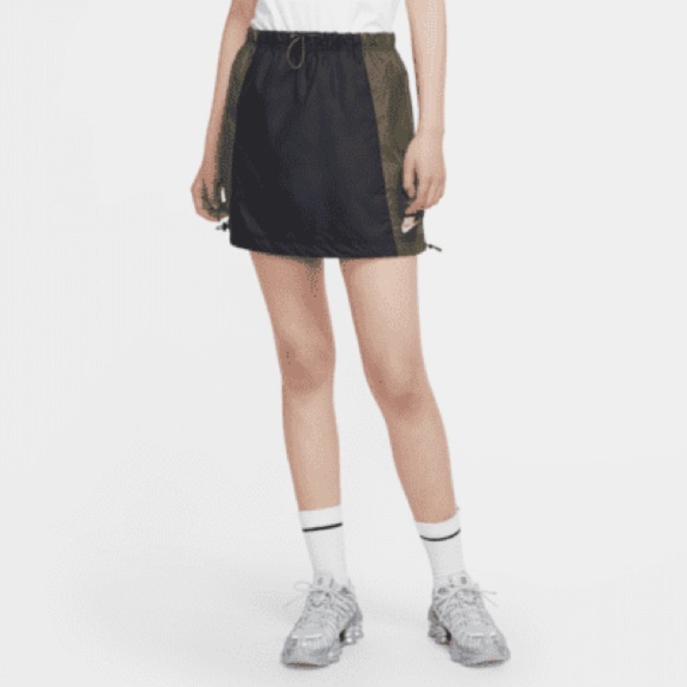 Nike Icon Clash Women’s Skirt